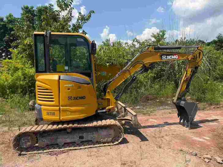 Buy XCMG XE2800E Used Excavator / 1