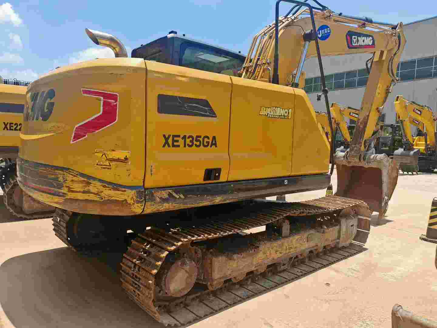 Buy XCMG XE700DF Used Excavator / 1