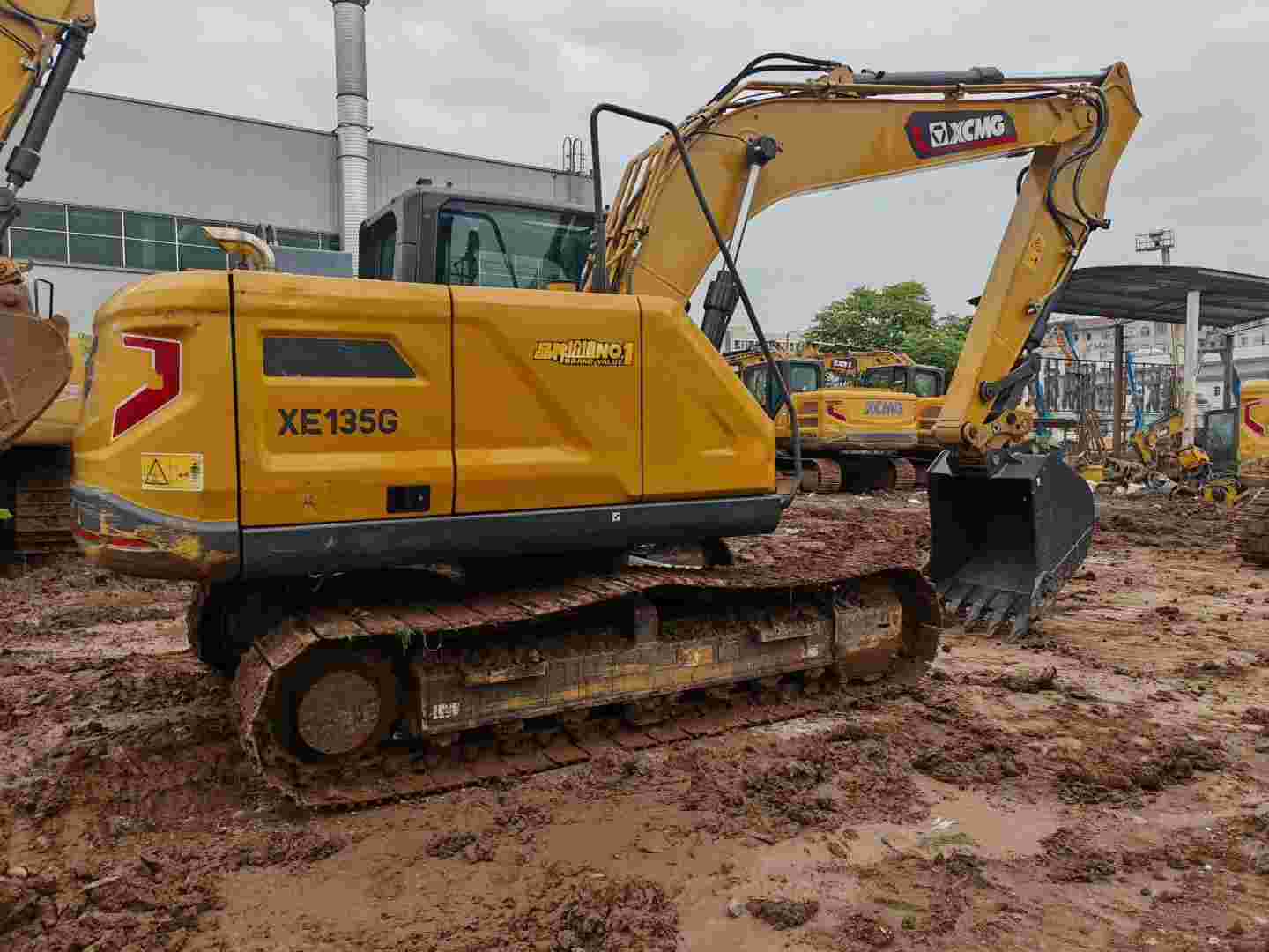 Buy XCMG XE700DF Used Excavator / 3 Buy XCMG XE700DF Used Excavator / 3