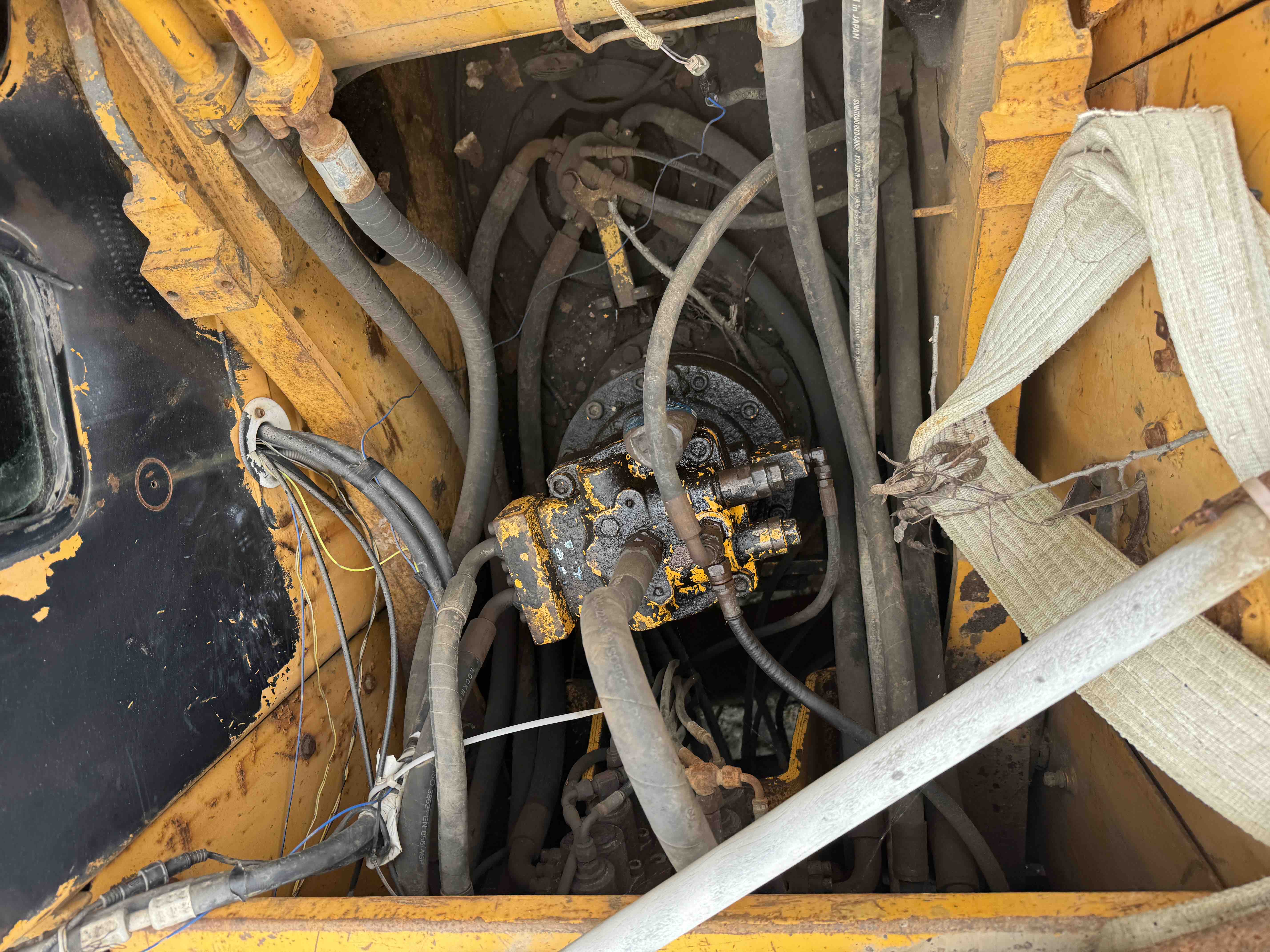 Buy Hyundai 215LC-7 Used Excavator / 5 Buy Hyundai 215LC-7 Used Excavator / 5