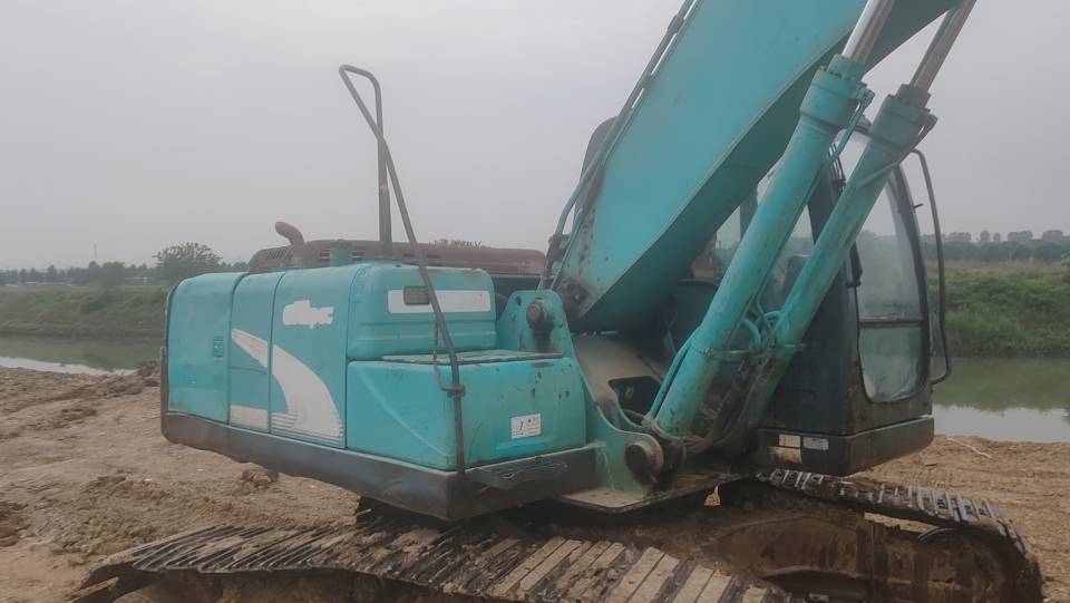 Buy Kobelco 200-8 Used Excavator / 3