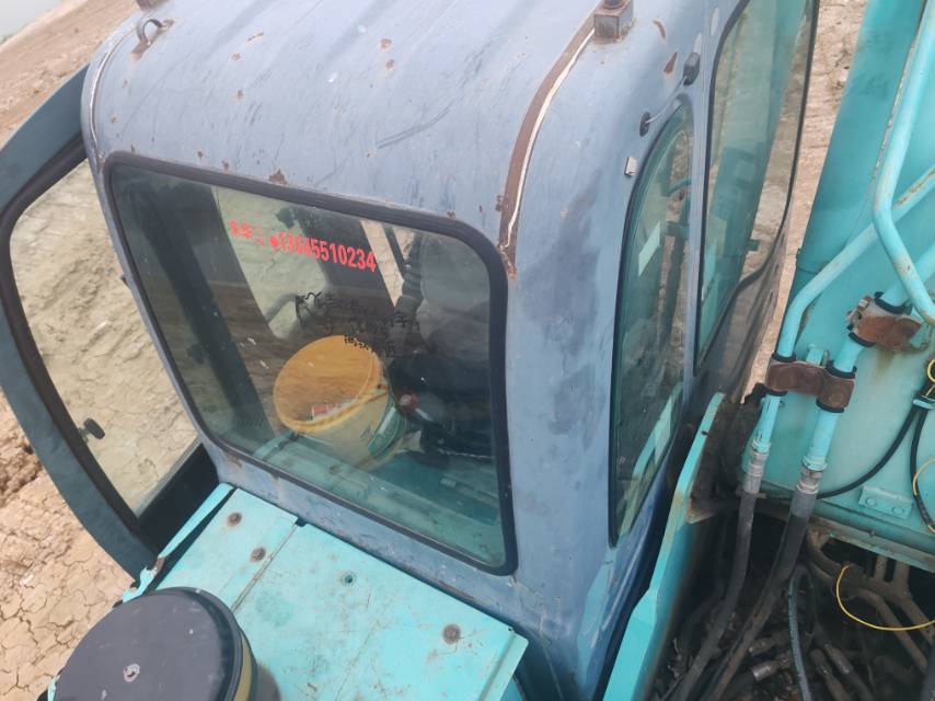 Buy Kobelco 200-8 Used Excavator / 3 Buy Kobelco 200-8 Used Excavator / 3
