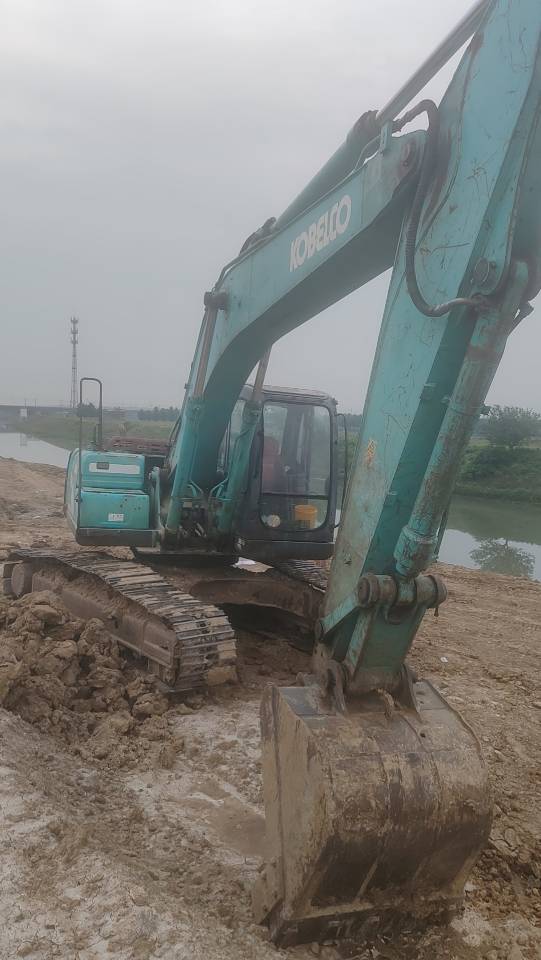 Buy Kobelco 200-8 Used Excavator / 2