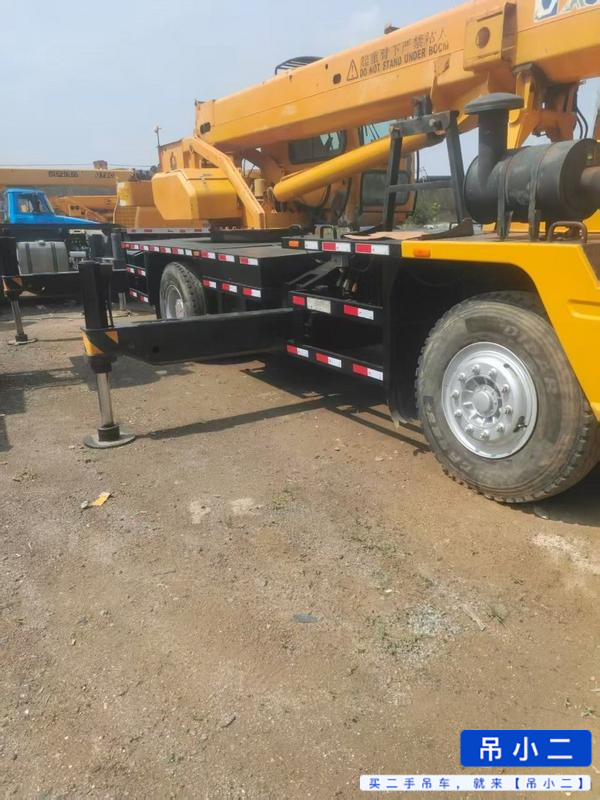 Buy XCMG 12b Used Crane / 4 Buy XCMG 12b Used Crane / 4