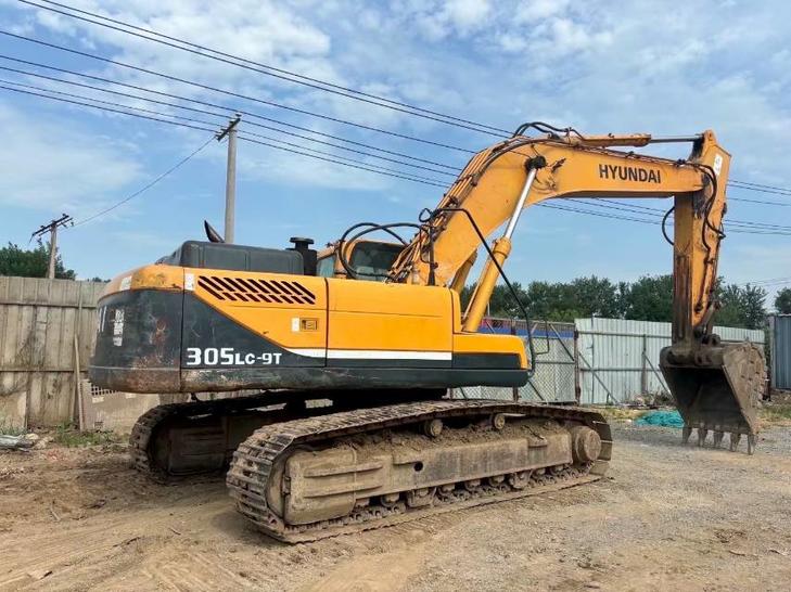 Buy Hyundai 305LC-9T Used Excavator / 1