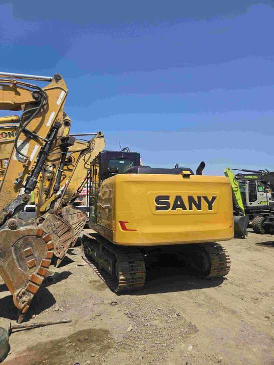 Buy Sany C135-10 Used Excavator / 1