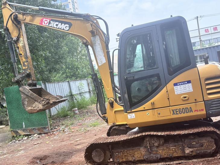 Buy XCMG XE60WA Used Excavator / 1