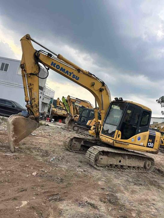 Buy Komatsu PC130-7 Used Excavator / 1
