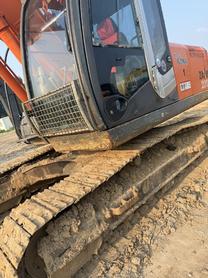 Buy Hitachi EX200-6 Used Excavator / 3 Buy Hitachi EX200-6 Used Excavator / 3