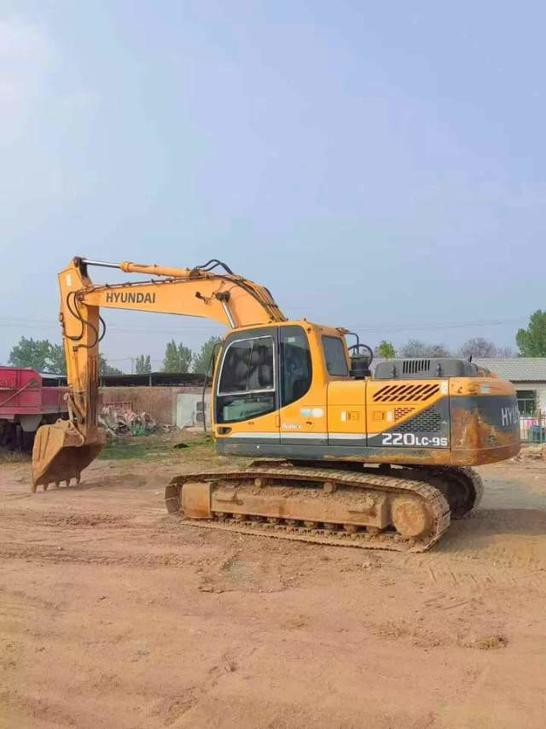 Buy Hyundai ROBEX220LC-9S Used Excavator / 1