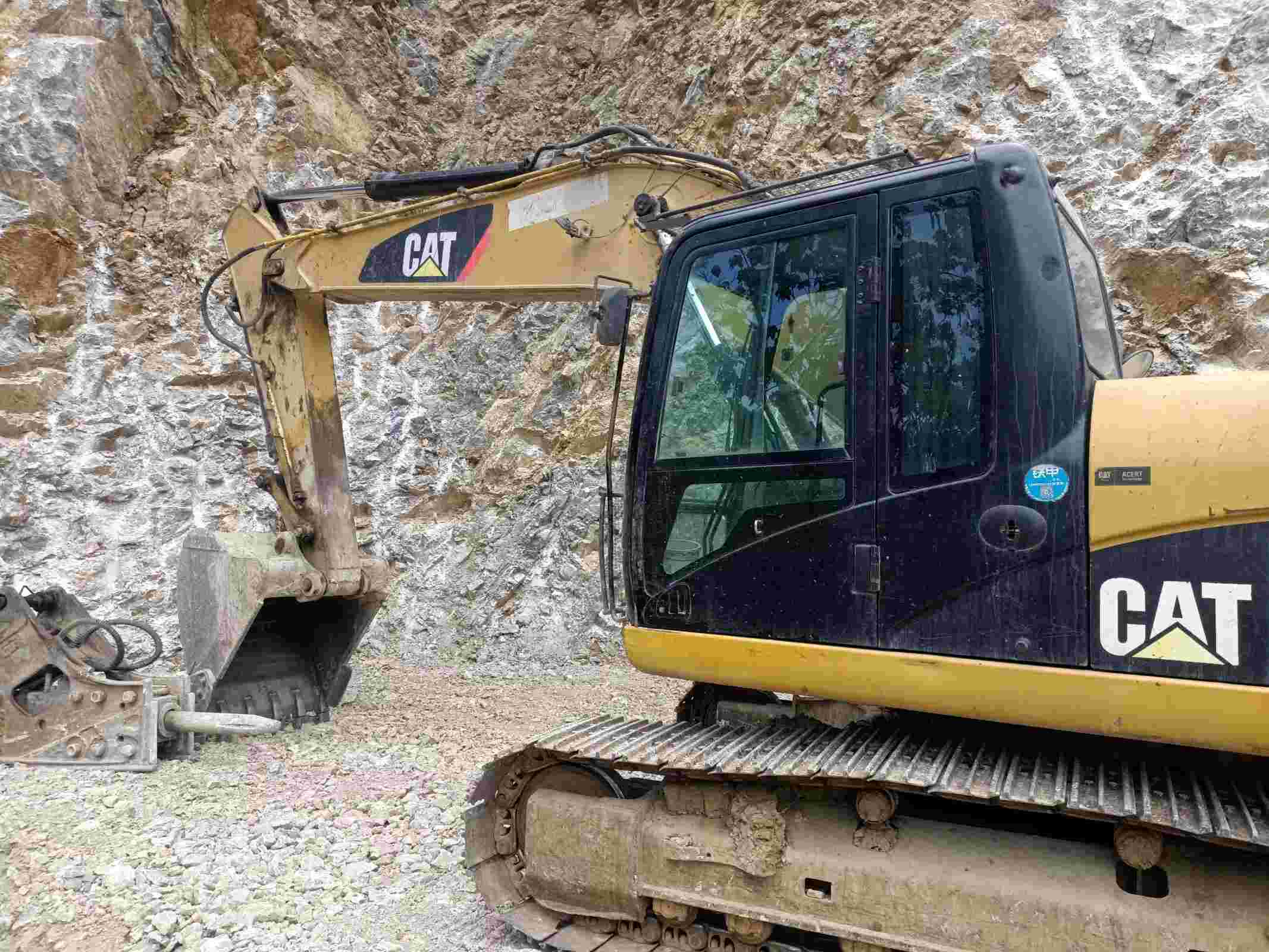 Buy Caterpillar 320C Used Excavator / 16 Buy Caterpillar 320C Used Excavator / 16
