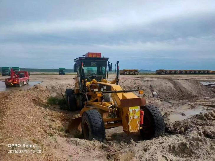 Buy Caterpillar 160K Used Loader / 1