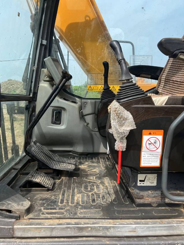 Buy Sany SY135C Used Excavator / 3 Buy Sany SY135C Used Excavator / 3
