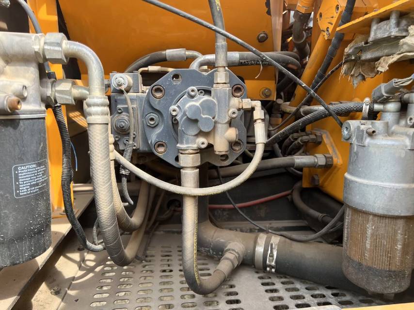 Buy Sany SY135C Used Excavator / 8 Buy Sany SY135C Used Excavator / 8