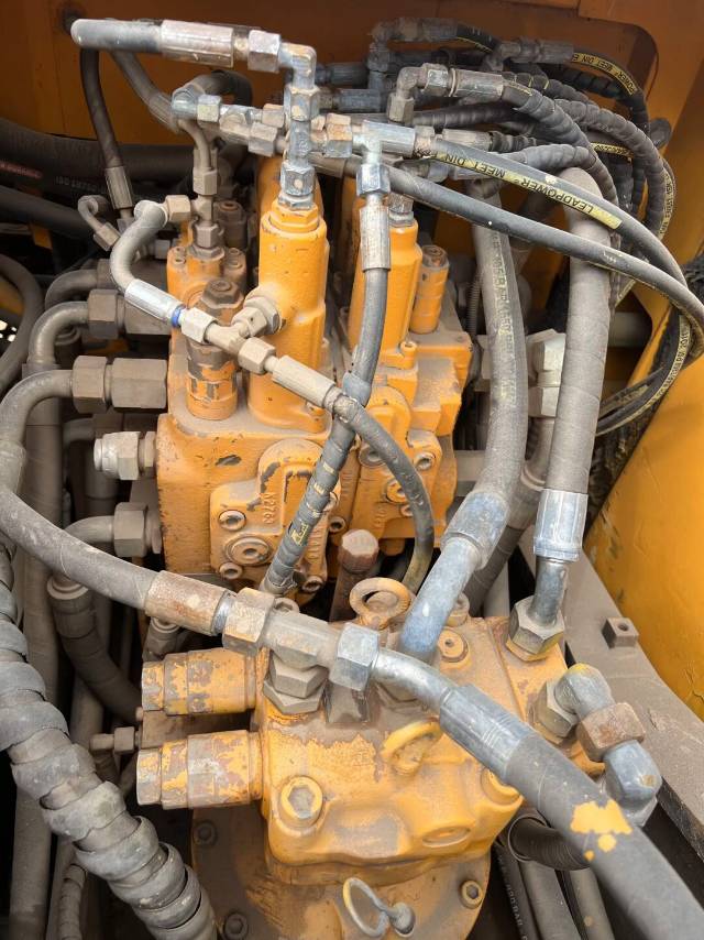 Buy Sany SY135C Used Excavator / 5 Buy Sany SY135C Used Excavator / 5