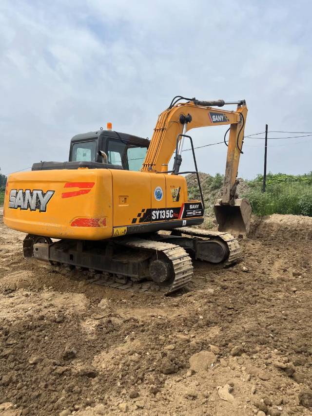 Buy Sany SY135C Used Excavator / 6 Buy Sany SY135C Used Excavator / 6