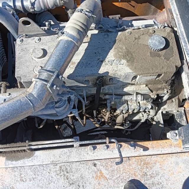 Buy Hyundai 200-5 Used Excavator / 6