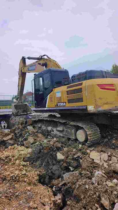 Buy Sany SY245H Used Excavator / 1