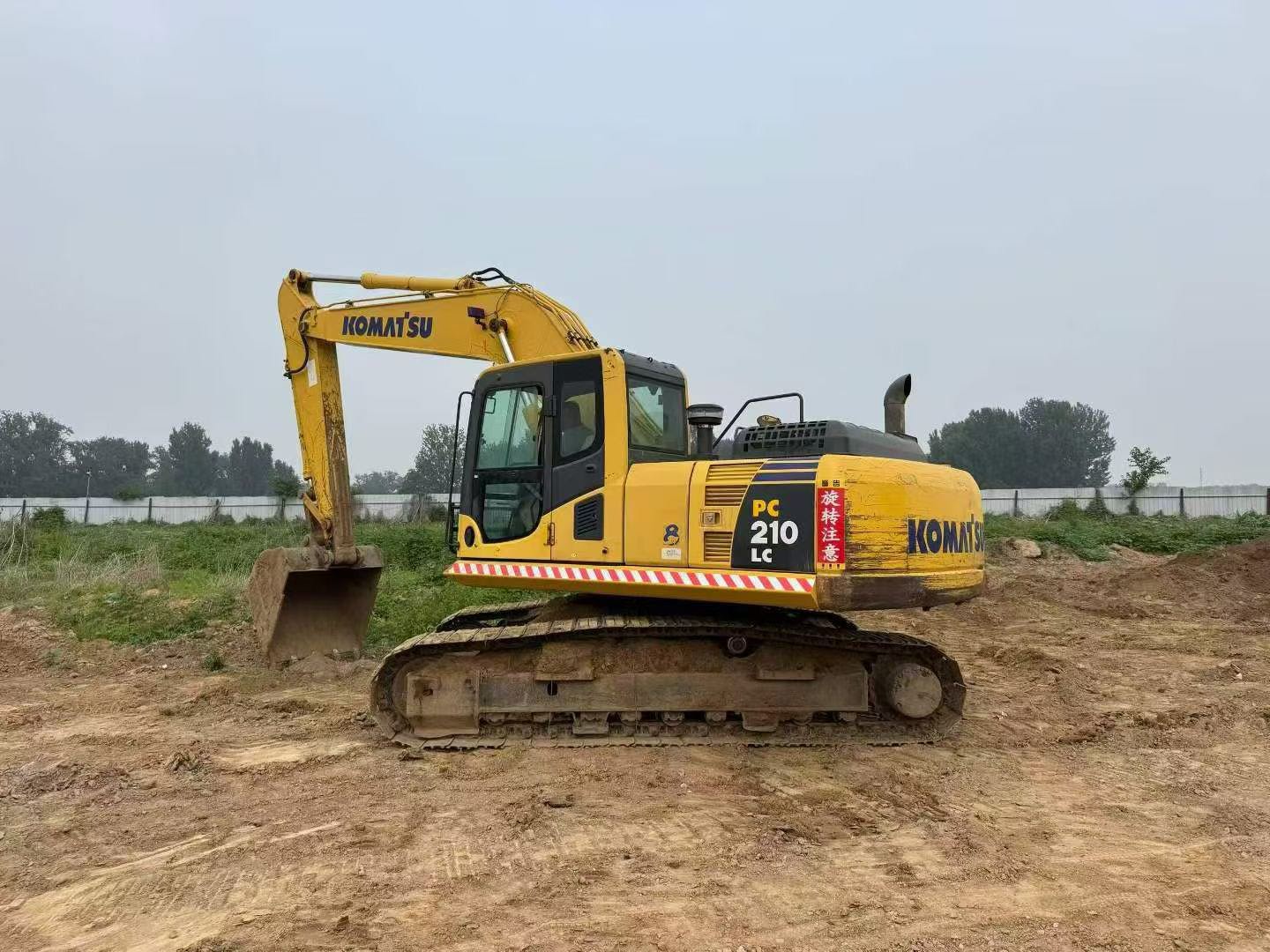 Buy Komatsu PC240-8 Used Excavator / 1