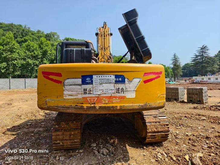 Buy Sany SY200C Used Excavator / 1