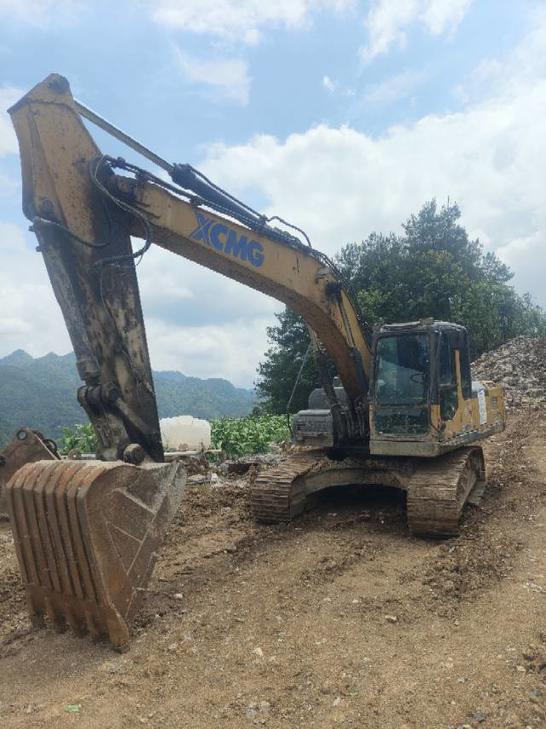 Buy XCMG XE200DA Used Excavator / 1