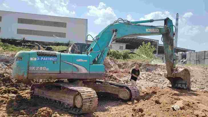 Buy Kobelco 260-8 Used Excavator / 1