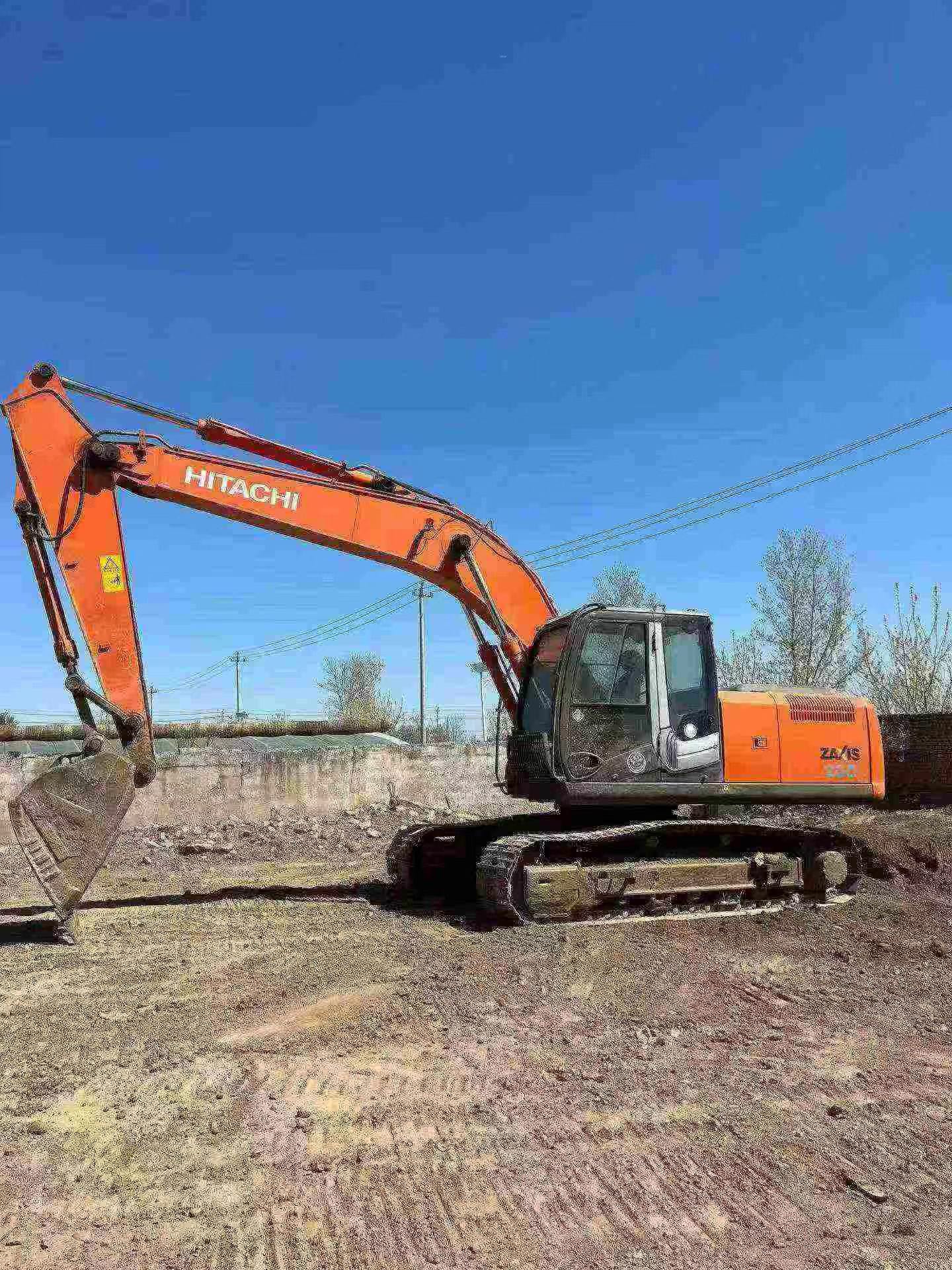 Buy Hitachi EX200-6 Used Excavator / 2