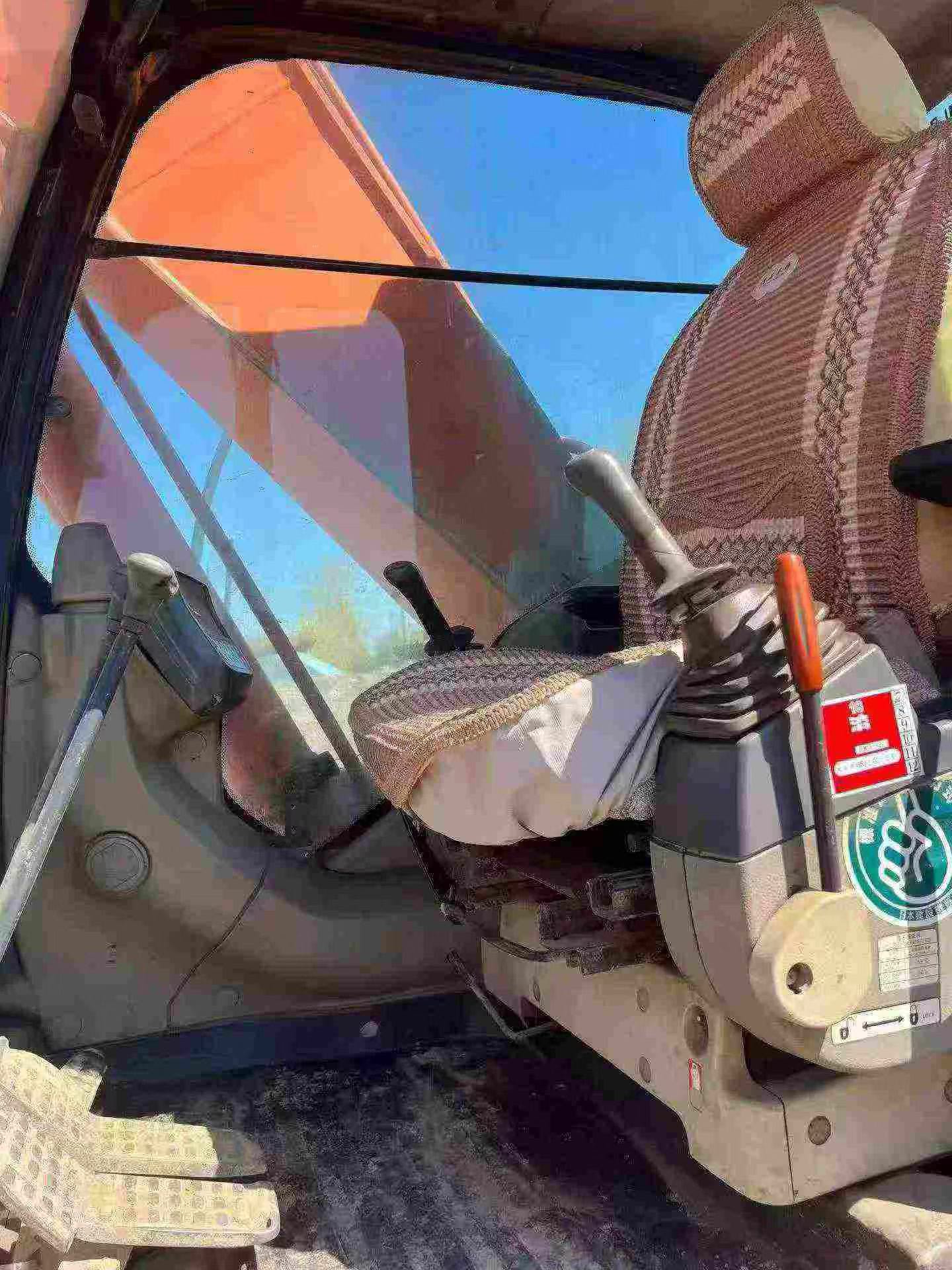 Buy Hitachi EX200-6 Used Excavator / 5