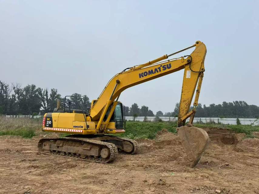 Buy Komatsu PC210-8M0 Used Excavator / 2 Buy Komatsu PC210-8M0 Used Excavator / 2