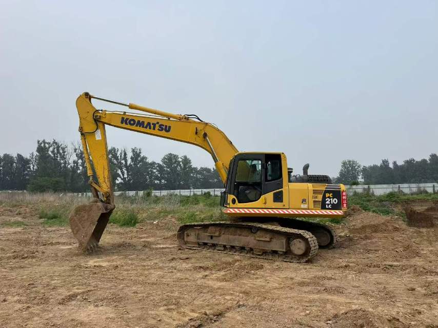 Buy Komatsu PC210-8M0 Used Excavator / 1