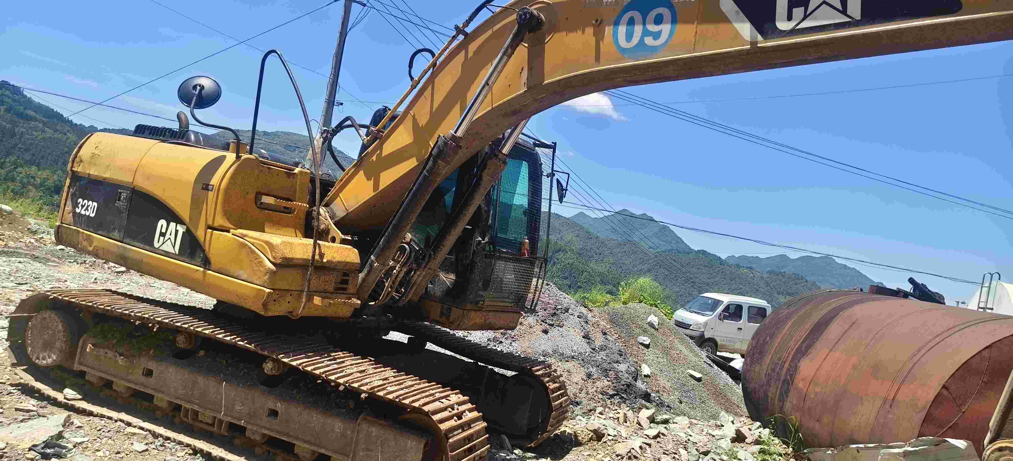 Buy Caterpillar 320C Used Excavator / 17