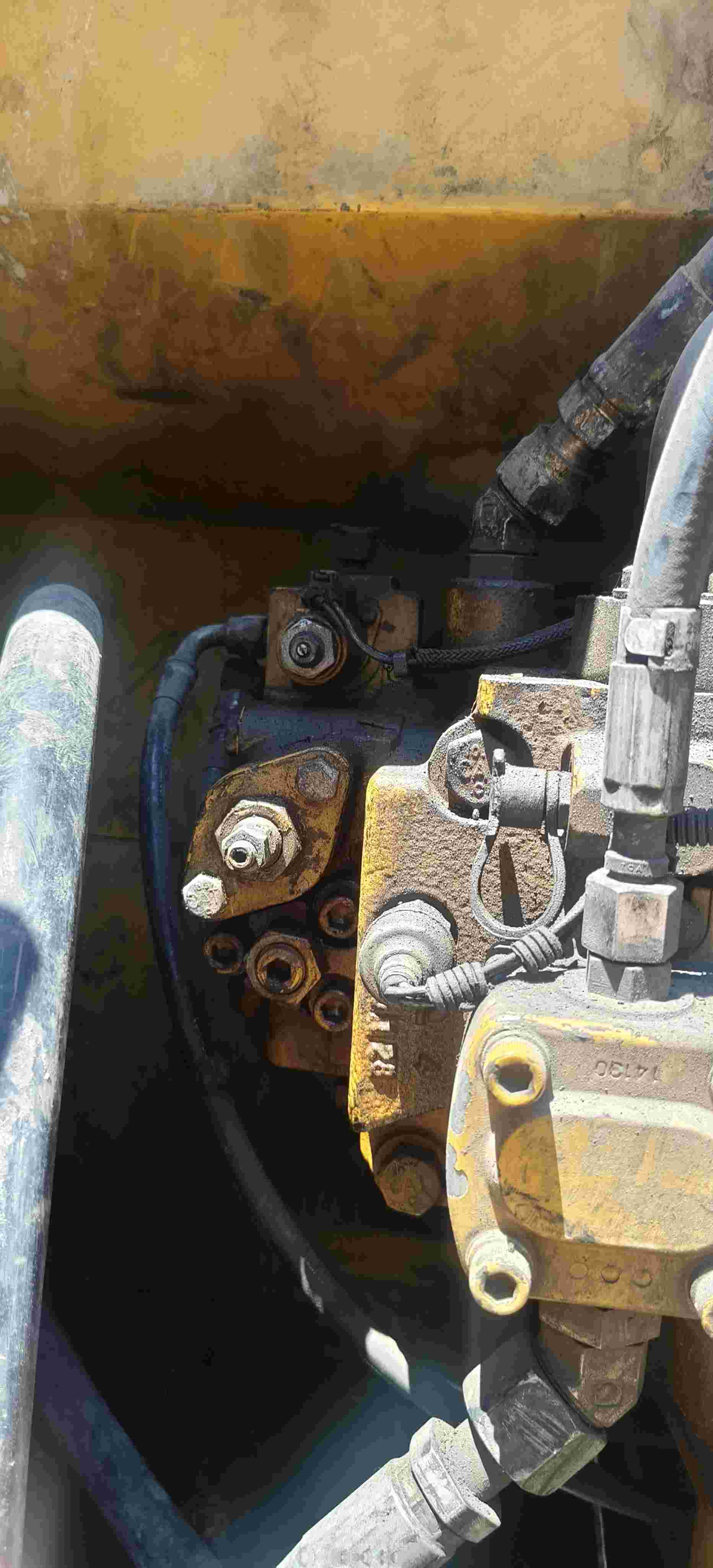 Buy Caterpillar 320C Used Excavator / 8