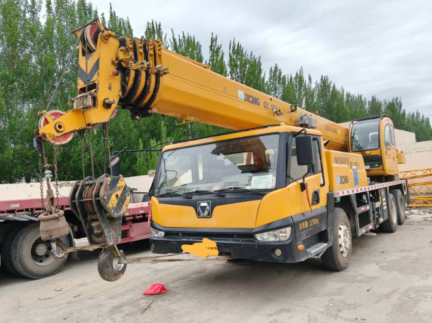 Buy XCMG QY25K5-1 Used Crane / 4 Buy XCMG QY25K5-1 Used Crane / 4