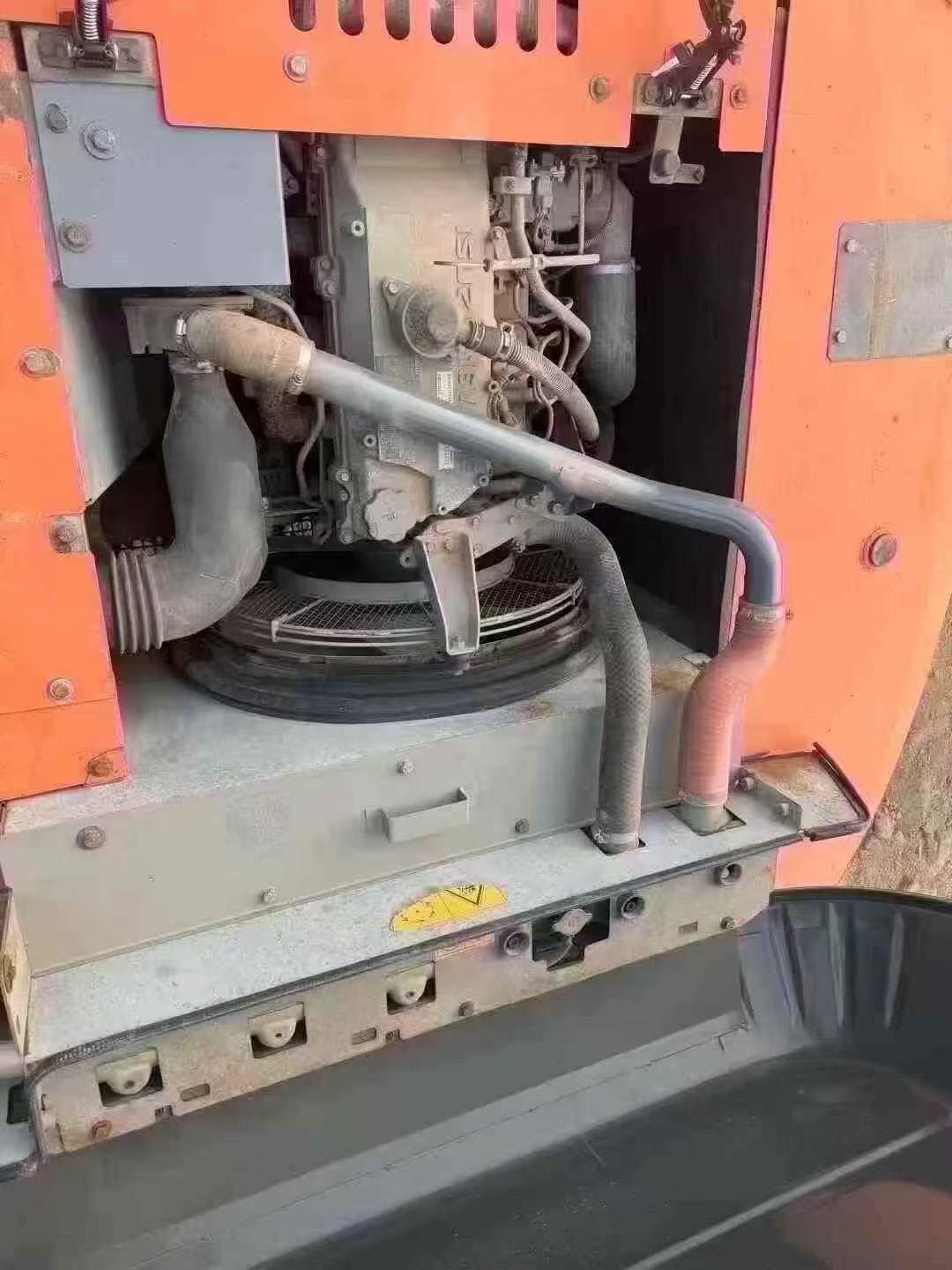 Buy Hitachi ZX260LCH-3G Used Excavator / 4
