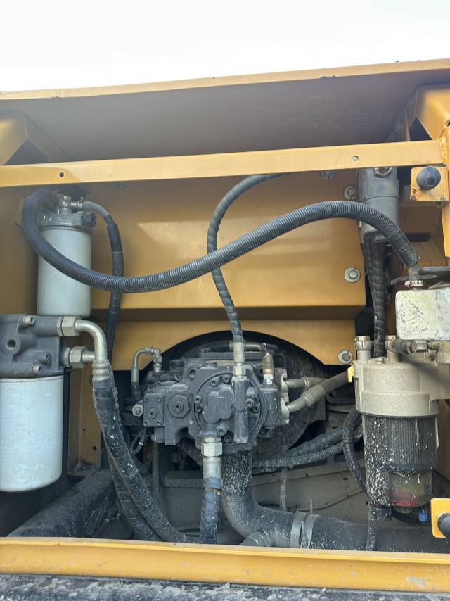 Buy Sany C135-10 Used Excavator / 4