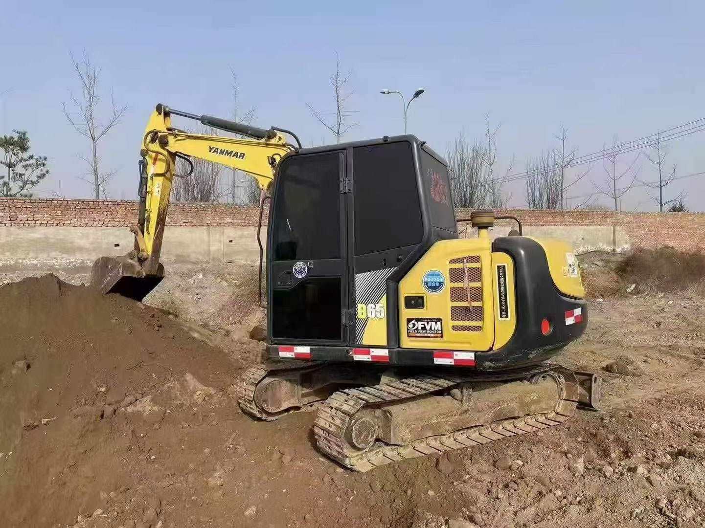 Buy Yanmar B65 Used Excavator / 1