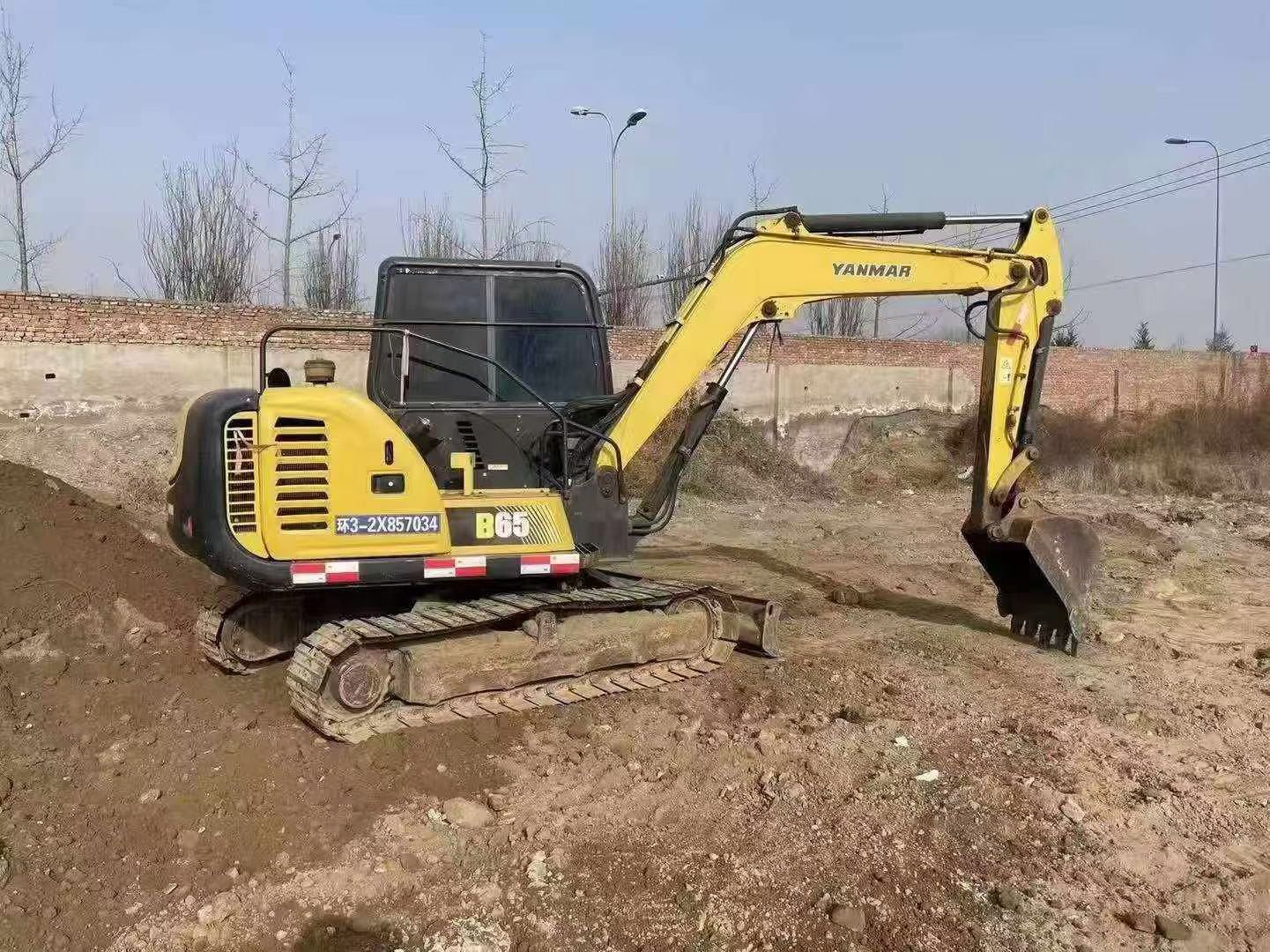 Buy Yanmar B65 Used Excavator / 3 Buy Yanmar B65 Used Excavator / 3