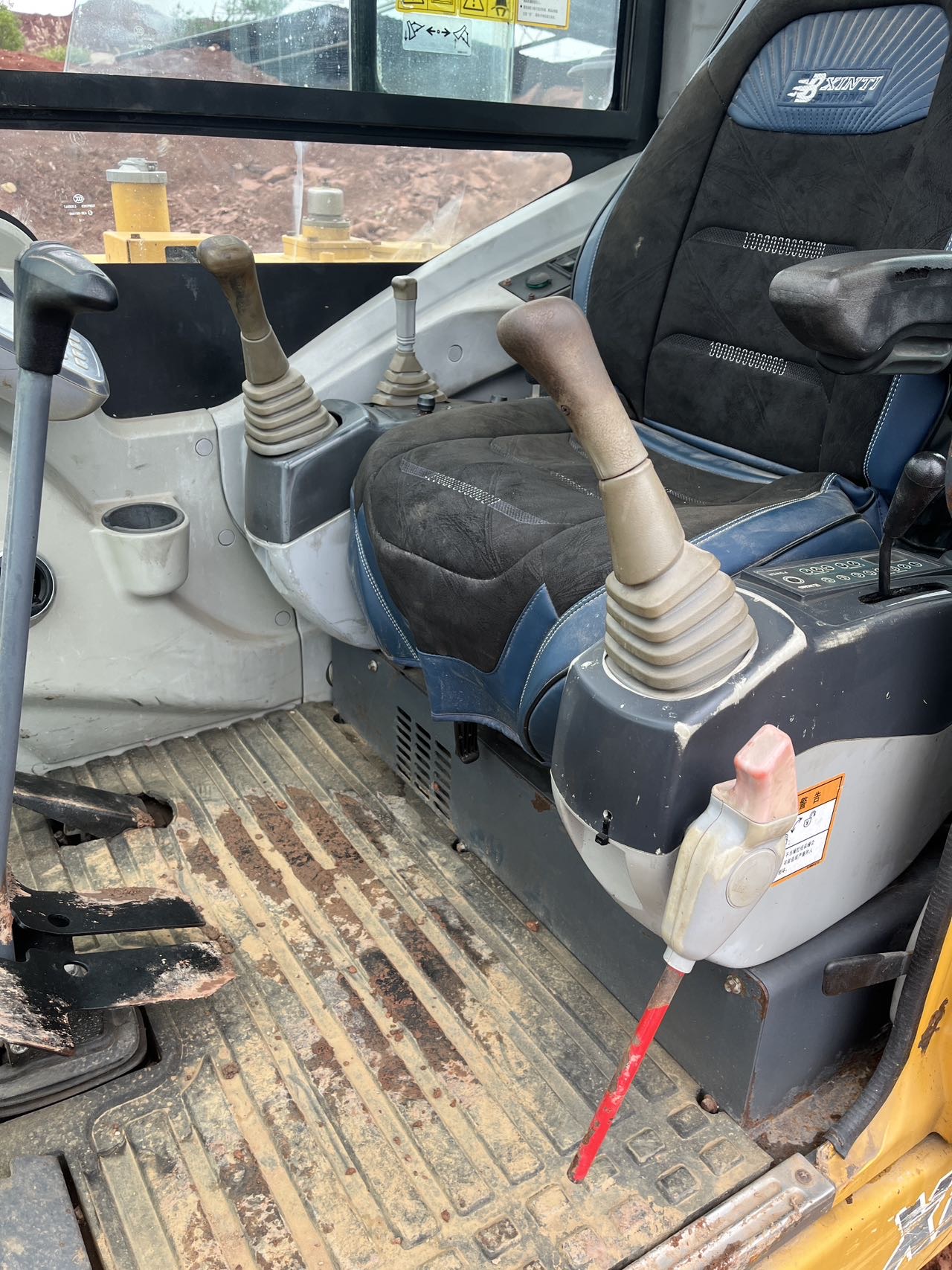 Buy XCMG XE60WA Used Excavator / 9 Buy XCMG XE60WA Used Excavator / 9