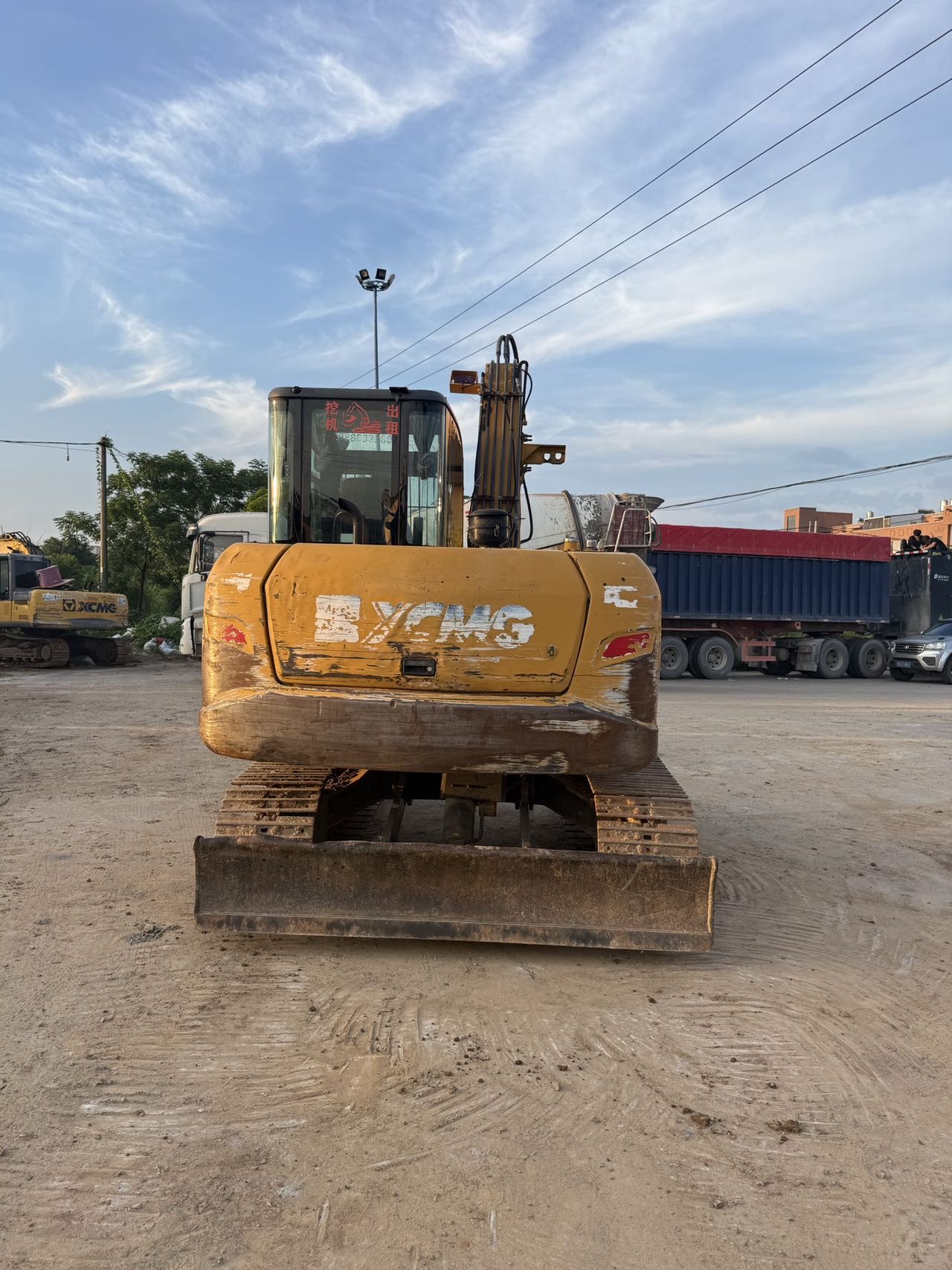 Buy XCMG XE75DA Used Excavator / 2 Buy XCMG XE75DA Used Excavator / 2