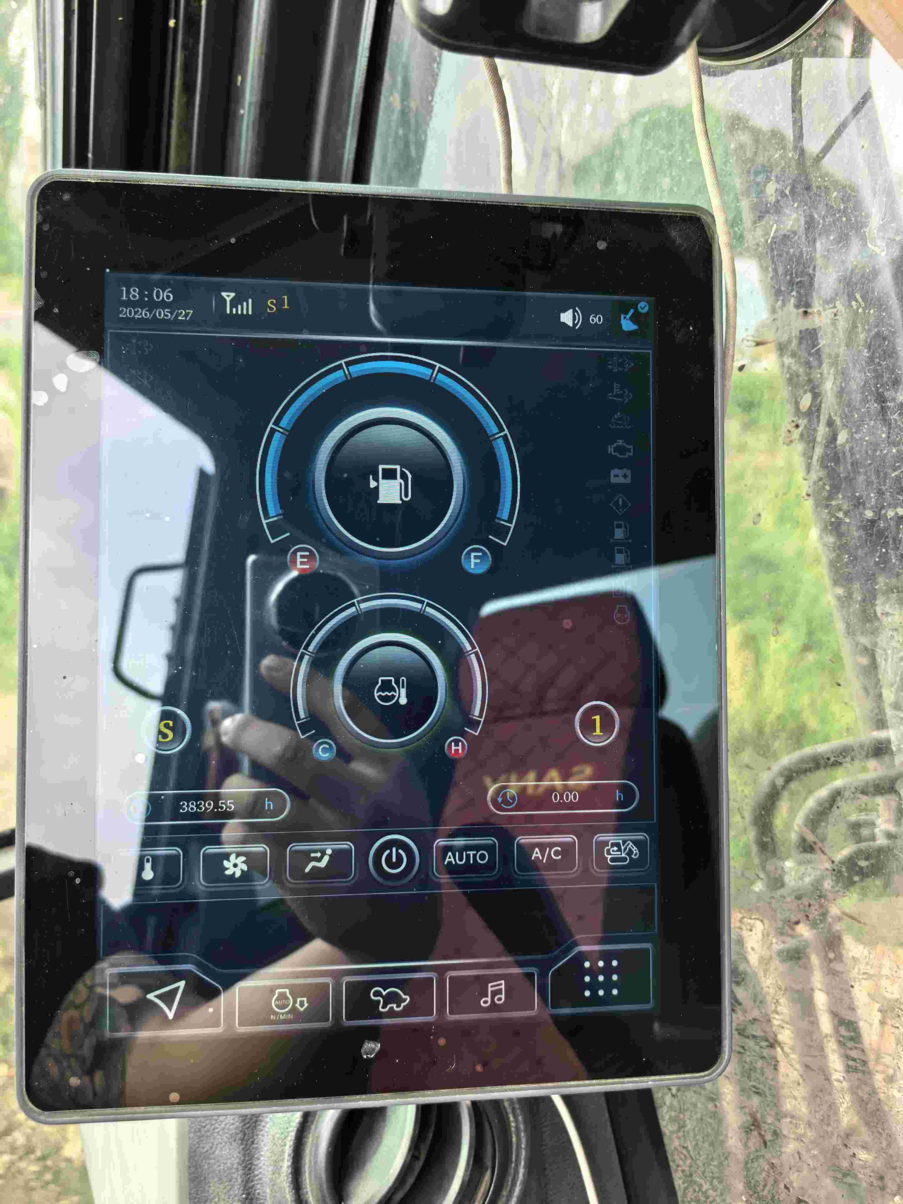 Buy Sany SY245H Used Excavator / 6 Buy Sany SY245H Used Excavator / 6