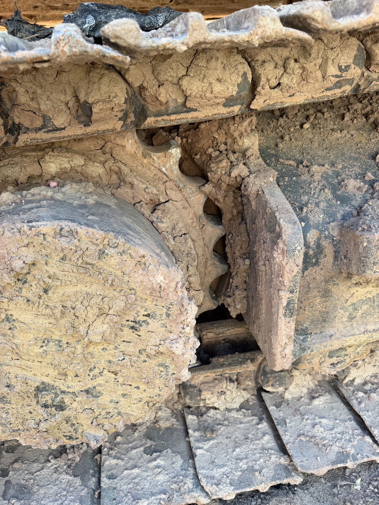 Buy Hyundai R215VS Used Excavator / 3