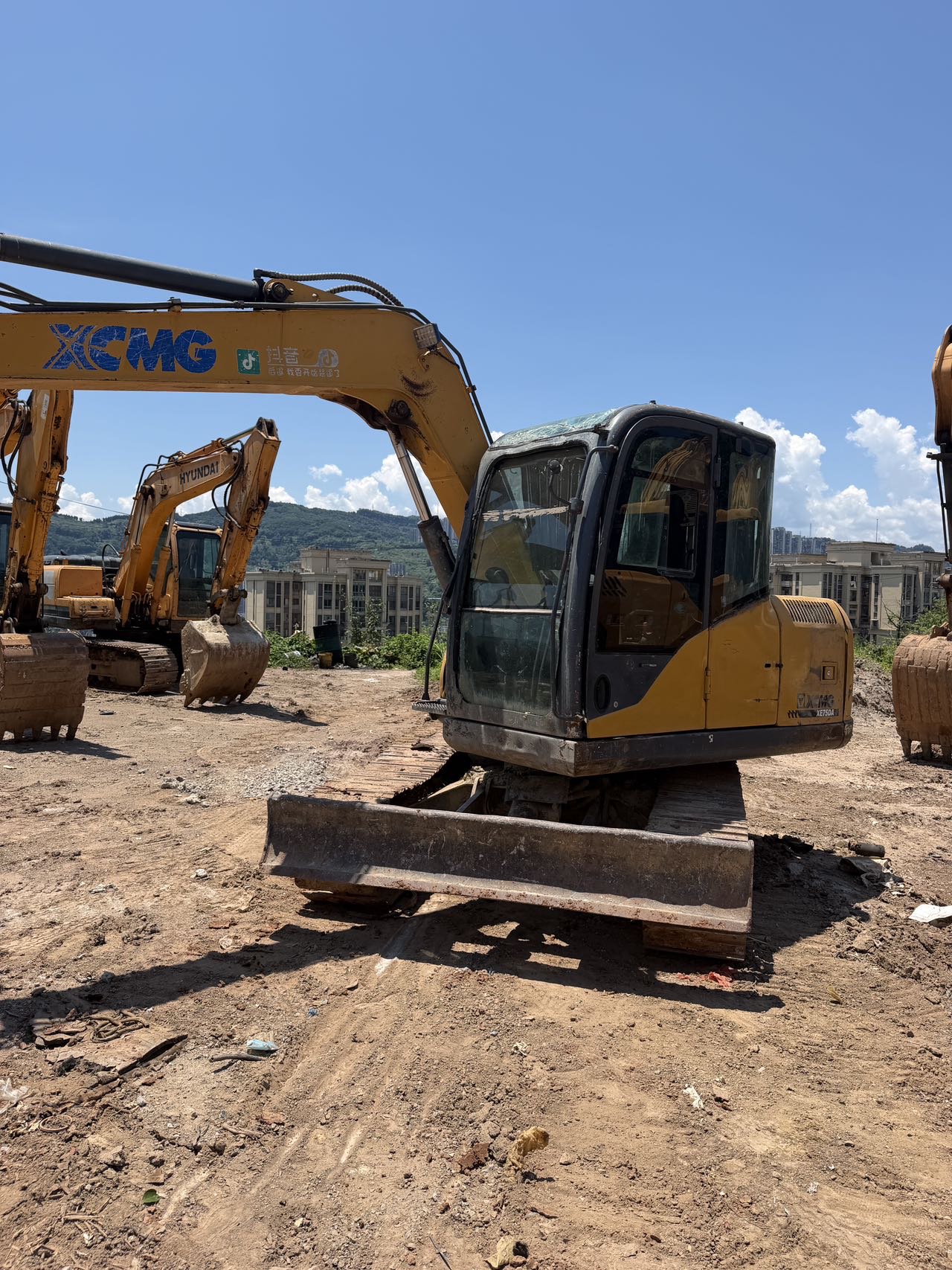 Buy XCMG XE75D Used Excavator / 2