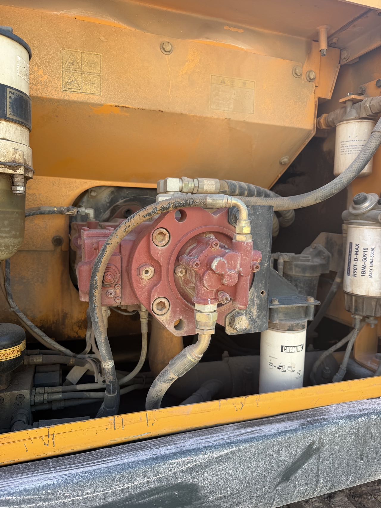 Buy Hyundai R215VS Used Excavator / 4