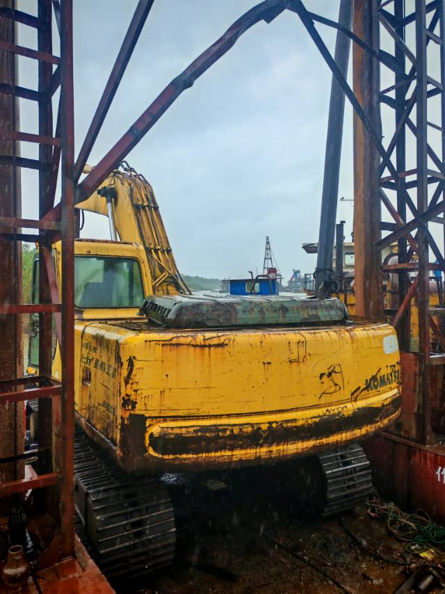 Buy Komatsu PC200-8N1 Used Excavator / 3