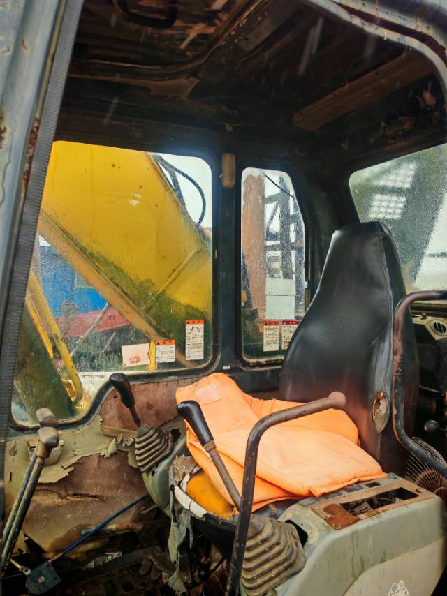 Buy Komatsu PC200-8N1 Used Excavator / 7
