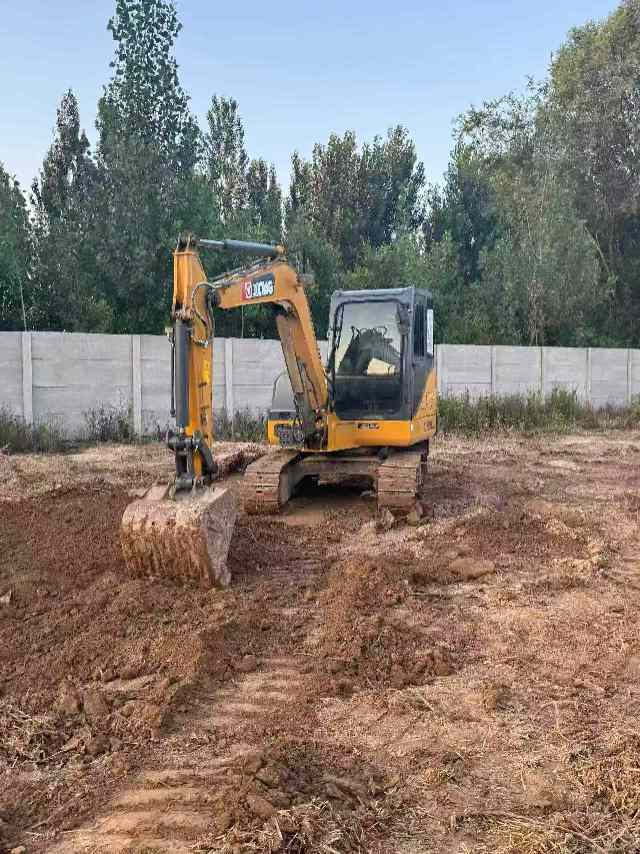 Buy XCMG XE60DA Used Excavator / 2