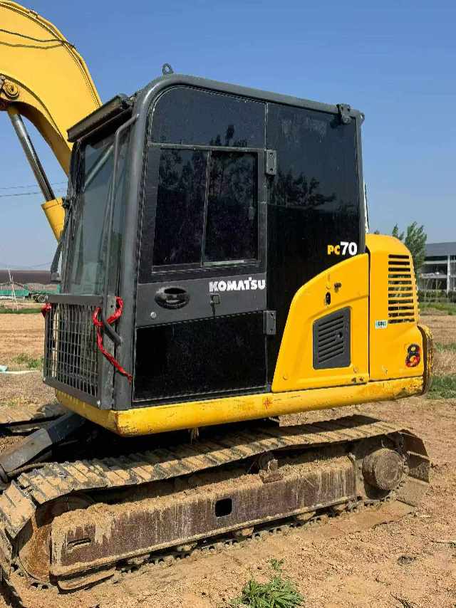 Buy Komatsu PC70-8 Used Excavator / 9