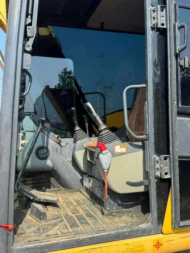 Buy Komatsu PC70-8 Used Excavator / 7