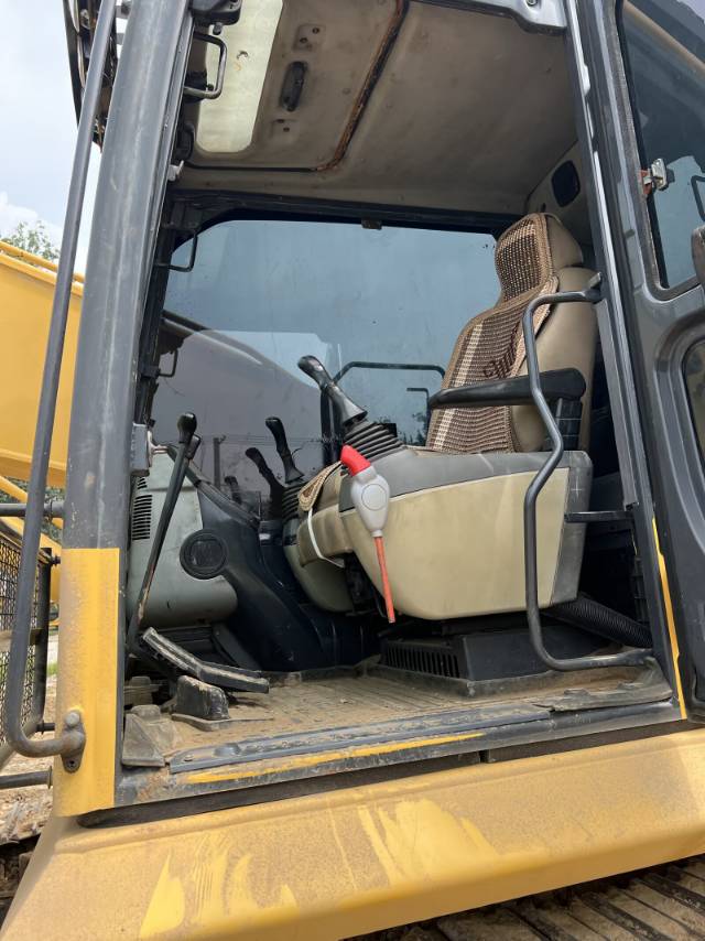 Buy Komatsu PC210LC-8 Used Excavator / 3