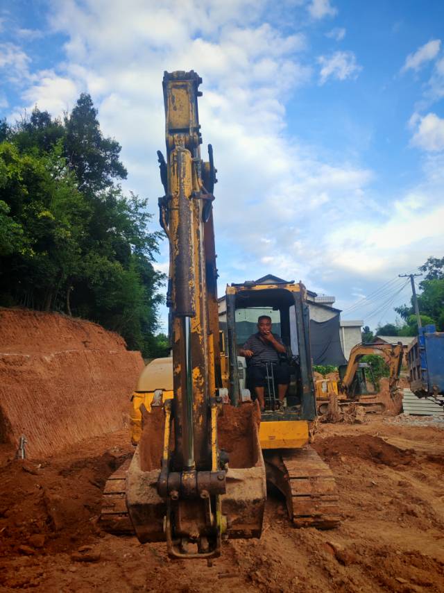 Buy Komatsu PC78 Used Excavator / 2